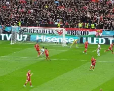 爱游戏官方-足球热度飙升，网友热议不断