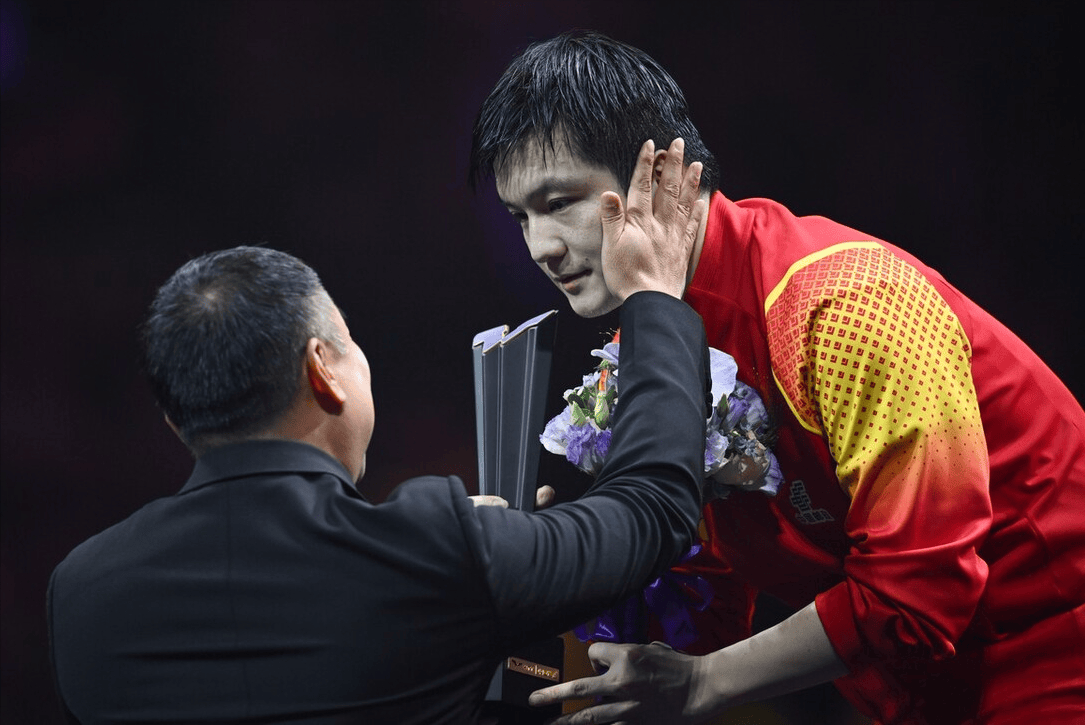 爱游戏-中国队鏖战英格兰队，波尔刷新纪录