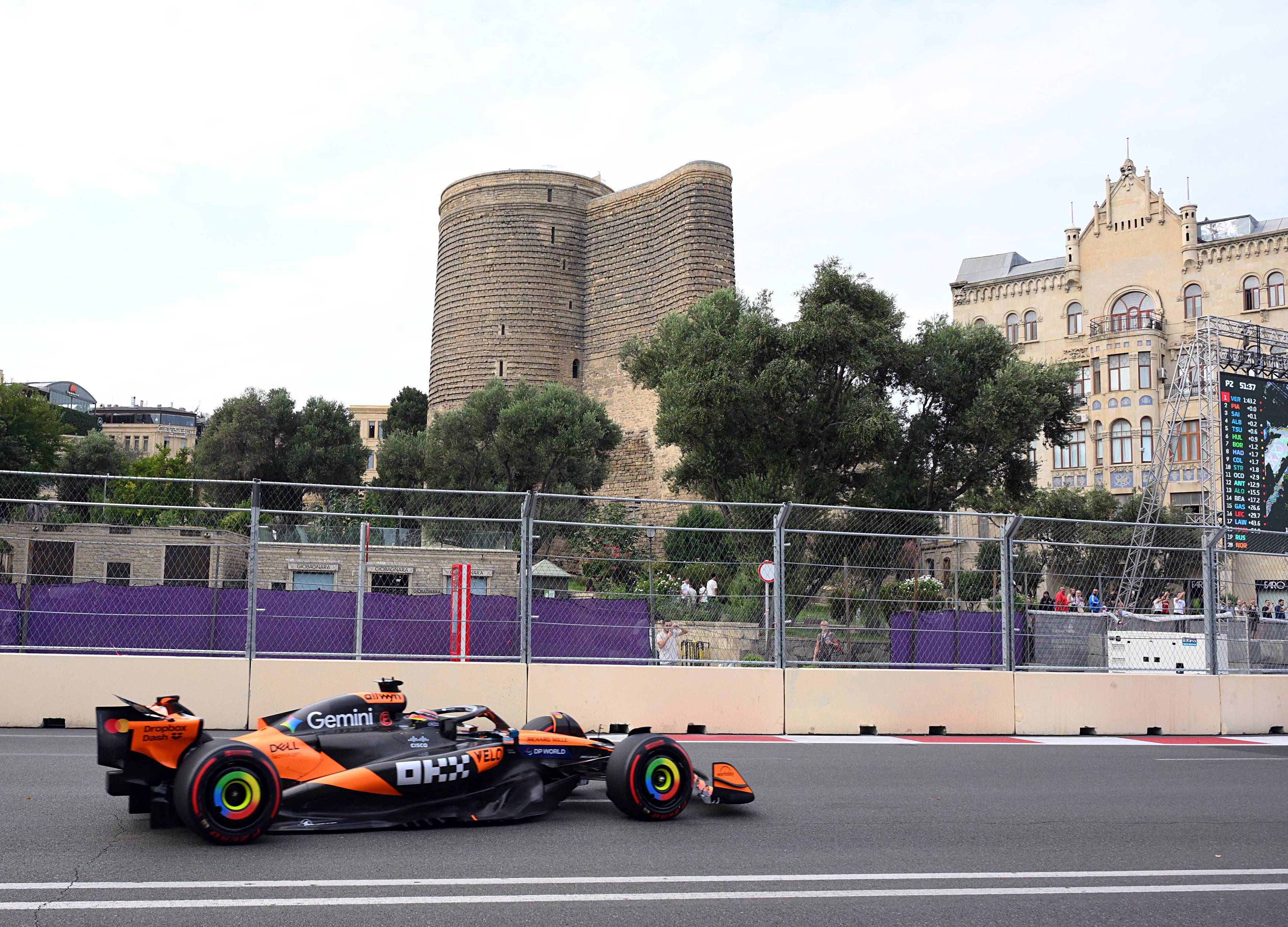 爱游戏体育-迈凯伦翻盘威廉姆斯，皮亚斯特里高光表现