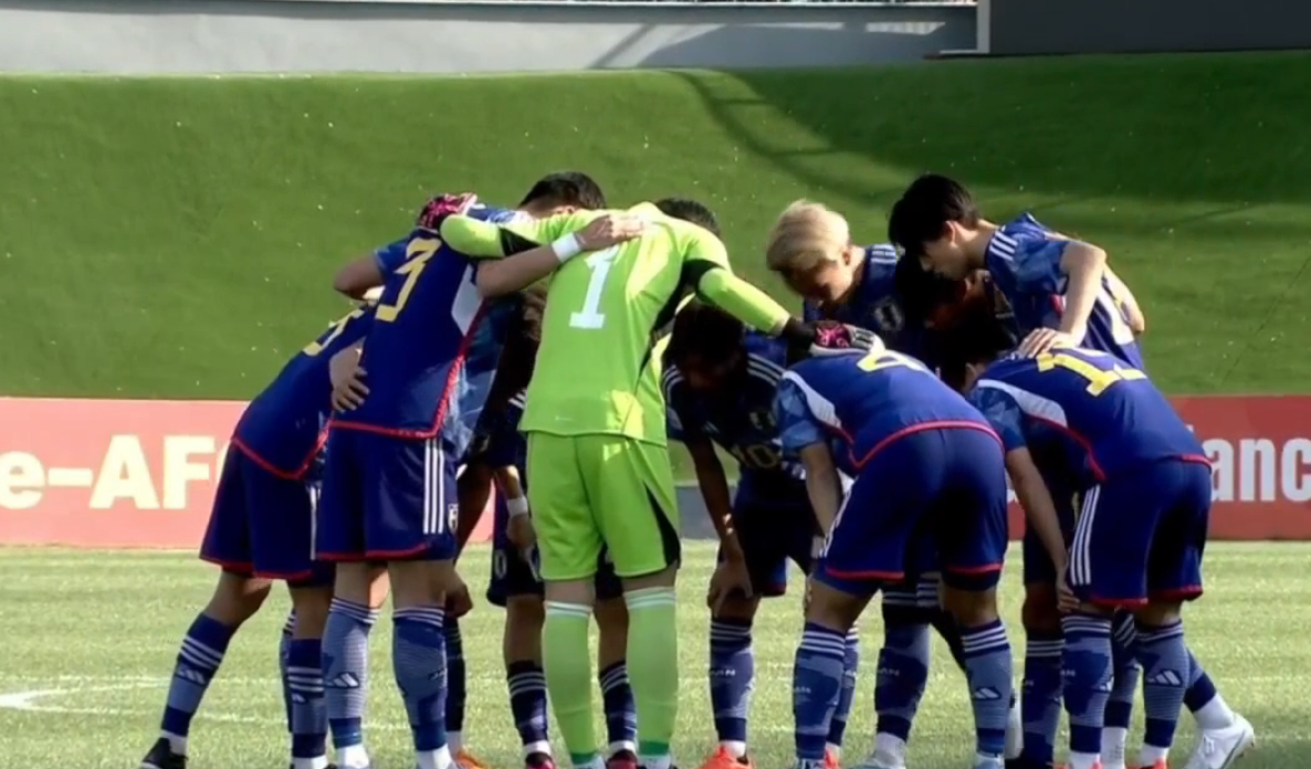 爱游戏官方-印度队险胜日本队，黄鸭组合统治全场