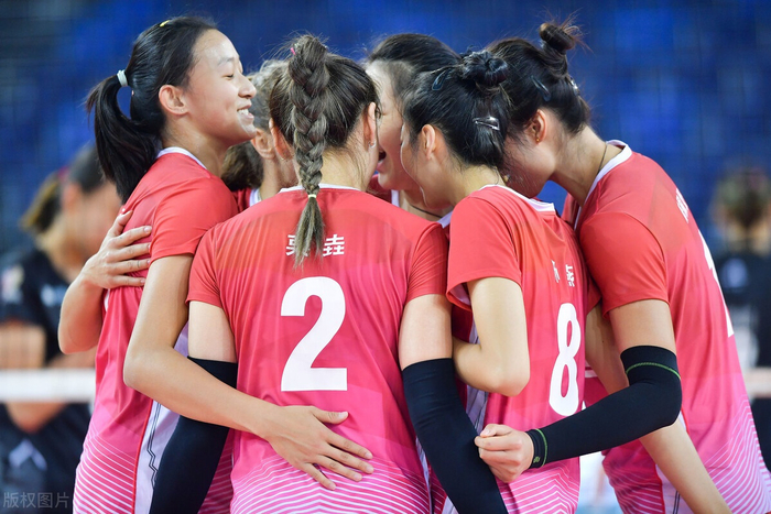 爱游戏体育-福建队轻取青岛队，莫兰特带队取胜