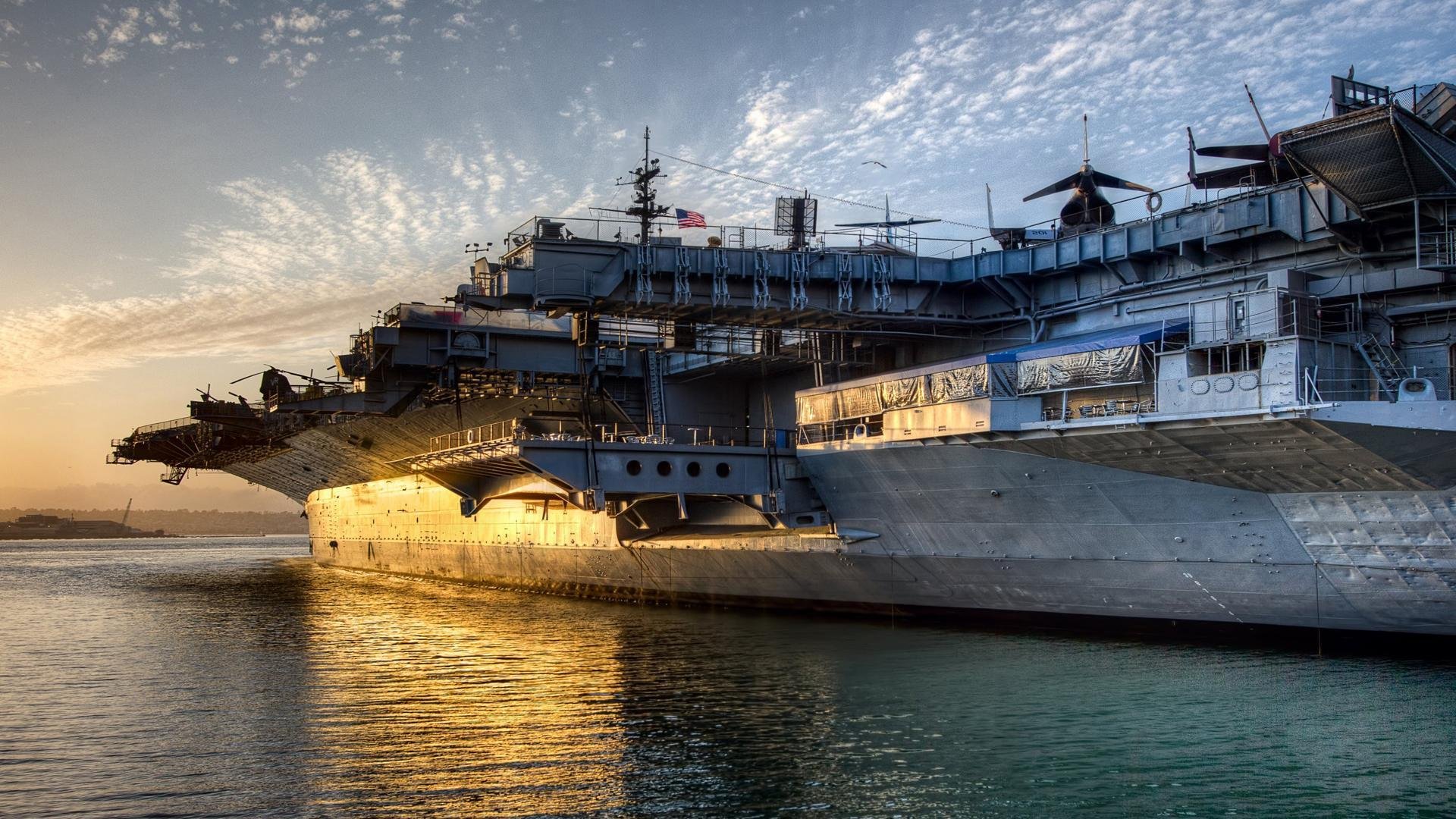 远古巨兽的战场上,现代利剑刺出唯一通路