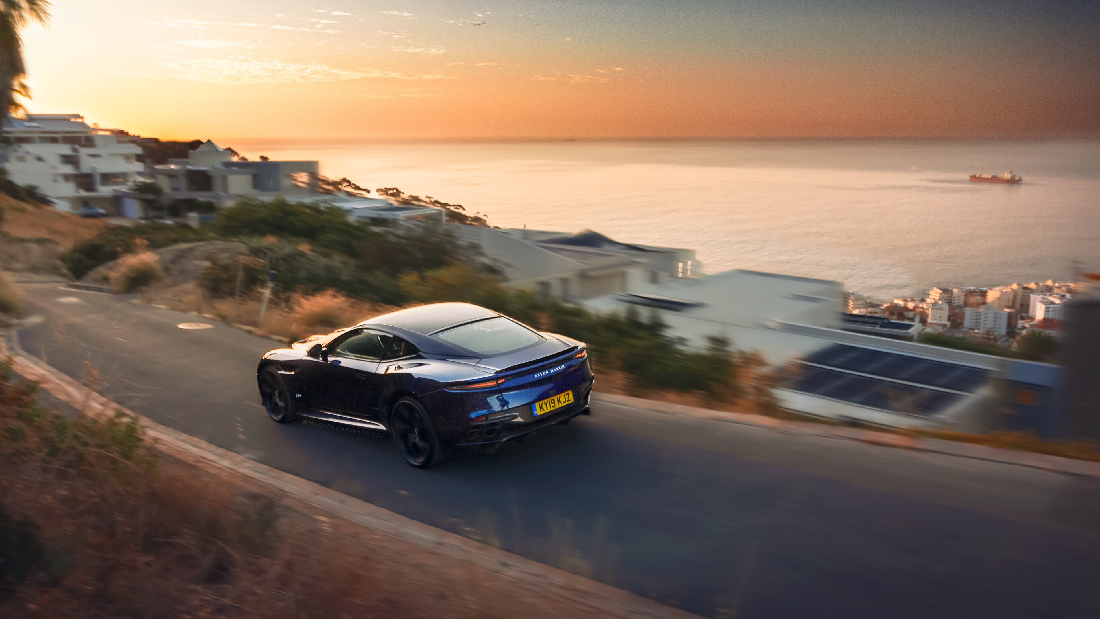 小国逆袭与巨星接管，当代足球的双重魅力