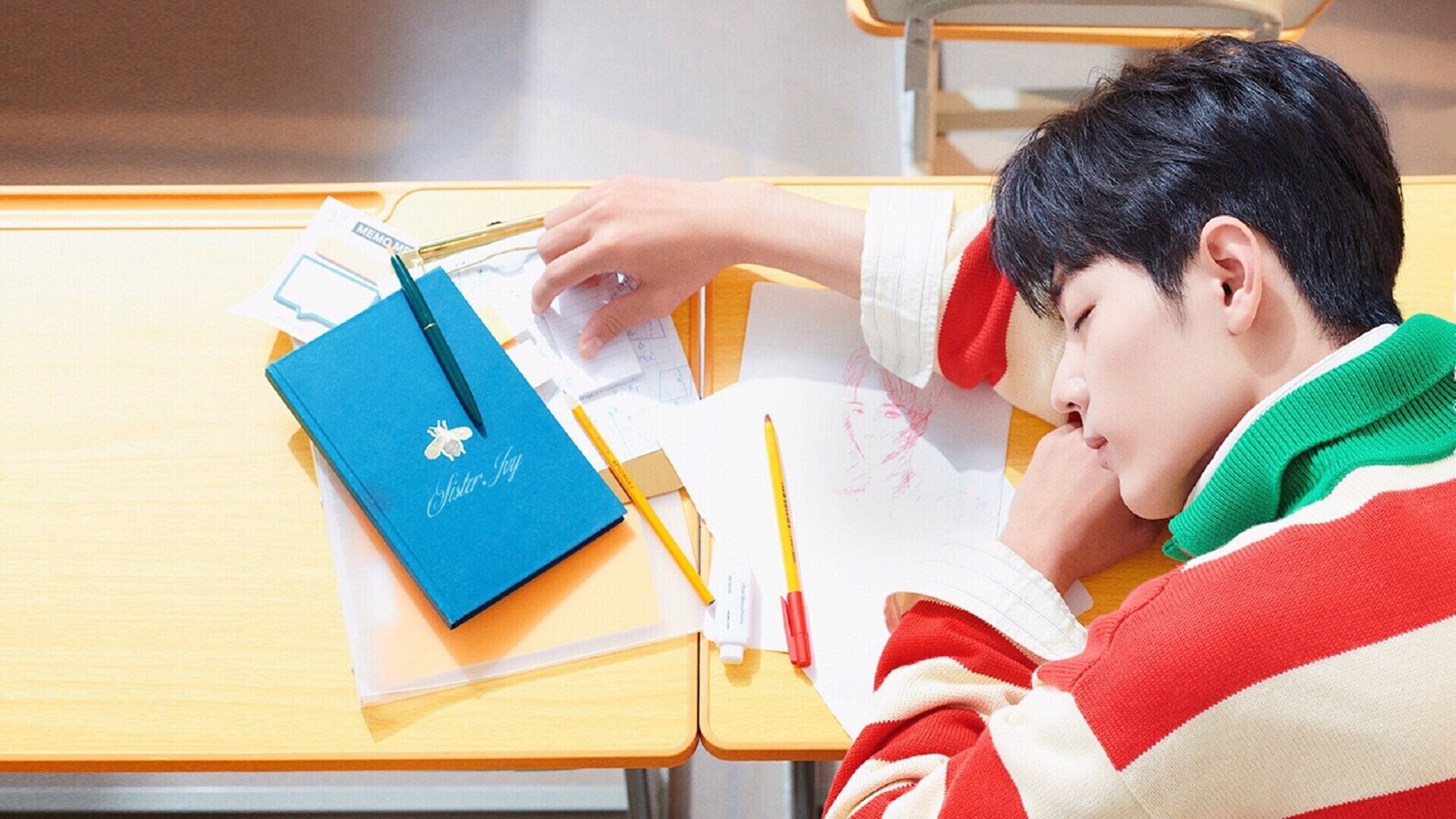 时间裂缝中的绿茵奇缘,皮克披红牛战袍鏖战伊拉克