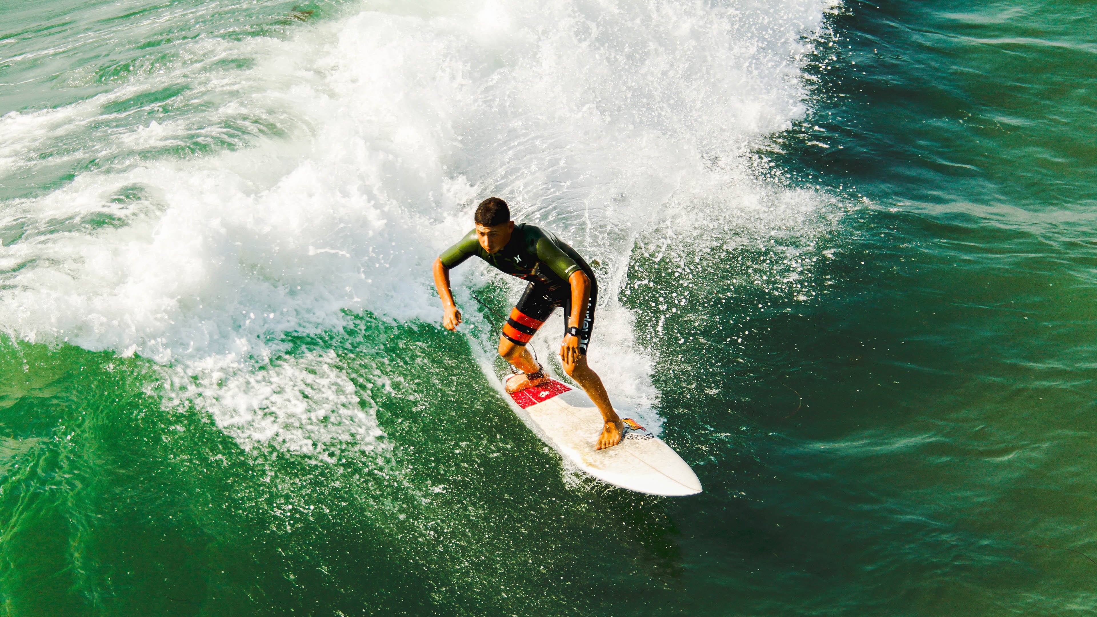 预演的王朝与浓缩的偶然,论唯一性的两种面孔