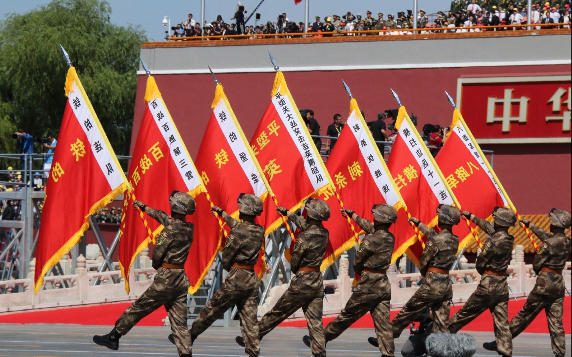 硬仗基因,从皮克的坚韧到伊朗的突围,解码塞维利亚式的决胜哲学