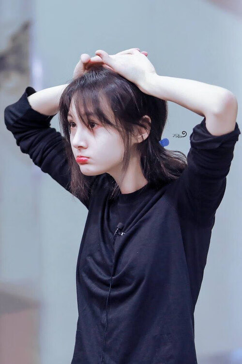 隔洋对决,塔图姆爆发难敌上海战术长城,团队篮球冻结开拓者天赋洪流